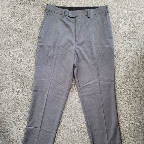 Men's Savane Grey Dress Pants 33 x32 , Pre-Owned, Nice Condition - Picture 1 of 9